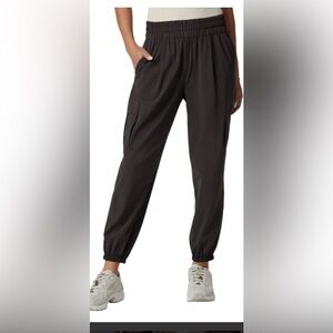 Vuori Women's Villa Cargo Joggers
